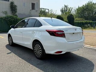 2022 Toyota Vios III Рестайлинг, белый, 930000 рублей, вид 5