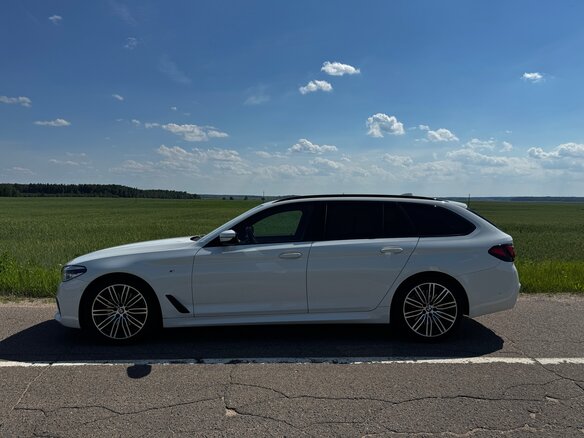 2019 BMW 5 серии 530d xDrive VII (G30/G31/G38), белый, 4200000 рублей - вид 15