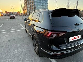 2019 Volkswagen Tiguan II, чёрный, 3800000 рублей, вид 5