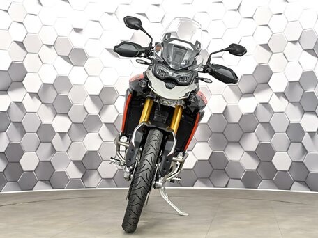 2025 Triumph Tiger 900, серый, 1799000 рублей, вид 5
