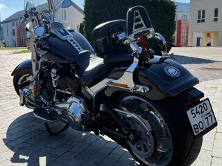 2020 Harley-Davidson Fat Boy, коричневый, 2450000 рублей, вид 5