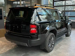 2026 Toyota Land Cruiser Prado 250 Series, чёрный, 11650000 рублей, вид 3
