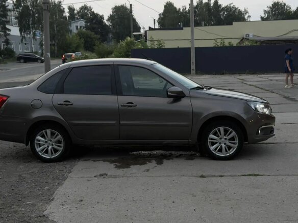 2018 Lada (ВАЗ) Granta I Рестайлинг, коричневый, 645000 рублей - вид 4