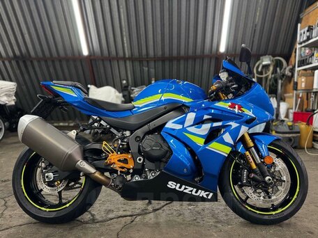 2017 Suzuki GSX-R 1000, синий, 1590000 рублей, вид 3