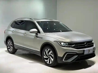 2023 Volkswagen Tiguan II Рестайлинг, серебристый, 2900088 рублей, вид 3