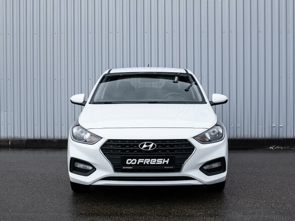 2020 Hyundai Solaris II, белый, 1480000 рублей - вид 2