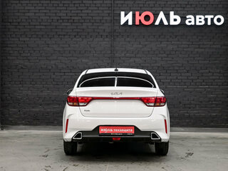 2021 Kia Rio IV Рестайлинг, белый, 1300000 рублей, вид 5