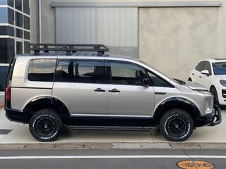 2023 Mitsubishi Delica D:5 I Рестайлинг, серебристый, 2224000 рублей, вид 2
