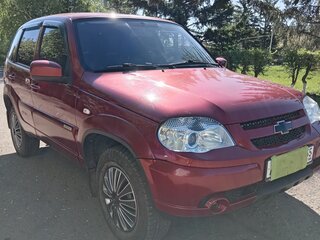2017 Chevrolet Niva I Рестайлинг, красный, 740000 рублей, вид 5