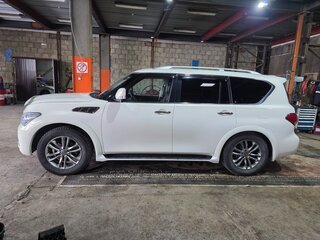 2013 Infiniti QX56 II, белый, 2000000 рублей, вид 5