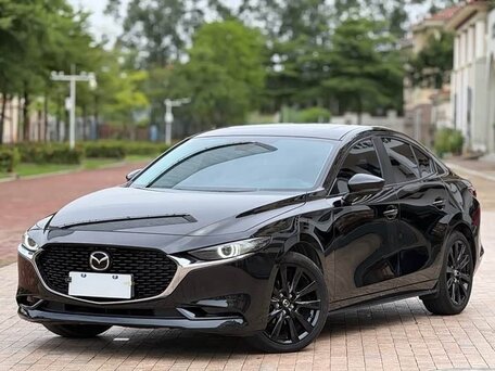 2023 Mazda 3 Axela IV (BP), чёрный, 2150000 рублей, вид 1