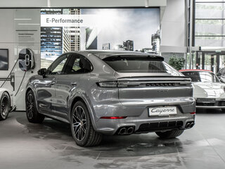 2026 Porsche Cayenne Coupé III Рестайлинг, серый, 18490000 рублей, вид 4