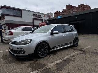 2012 Volkswagen Golf VI, серебристый, 699990 рублей, вид 1