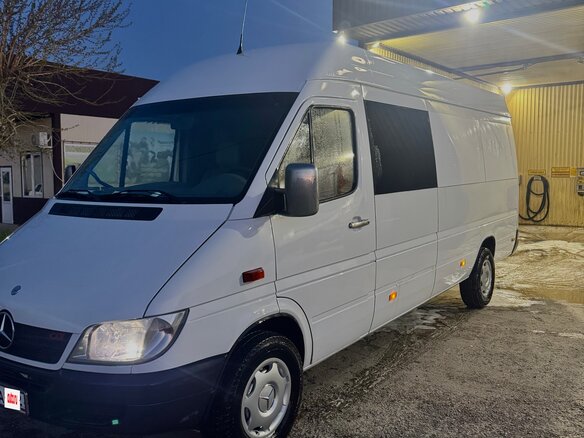 2002 Mercedes-Benz Sprinter, белый, 1350000 рублей - вид 4