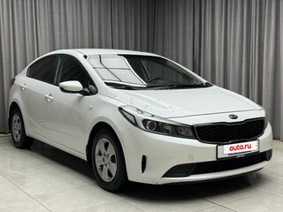 2017 Kia Cerato III Рестайлинг (Classic), белый, 1049000 рублей, вид 3
