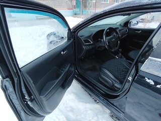 2017 Hyundai Solaris II, чёрный, 1000000 рублей, вид 5