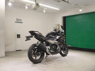 2023 Kawasaki Ninja 400, чёрный, 524000 рублей, вид 5