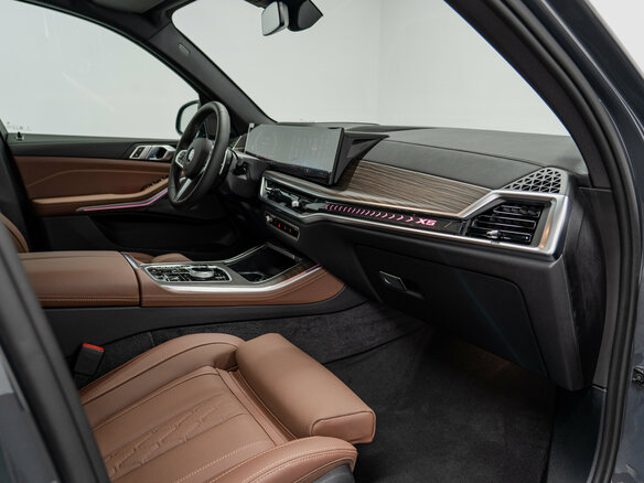 2026 BMW X5 30d IV (G05/G18) Рестайлинг, серый, 15850000 рублей - вид 13