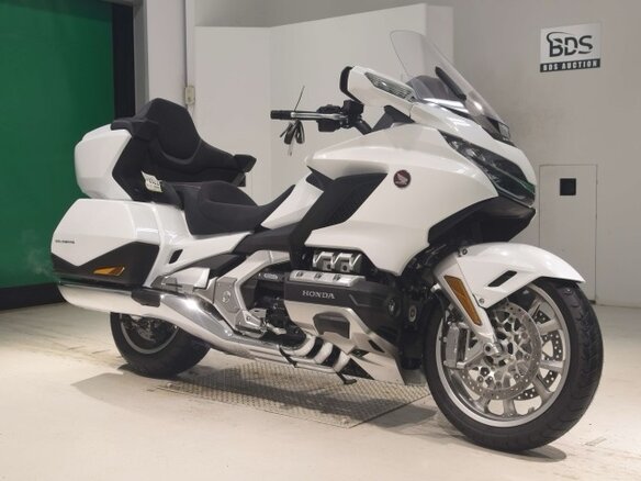 2026 Honda GL 1800 Gold Wing, белый, 3221000 рублей - вид 2