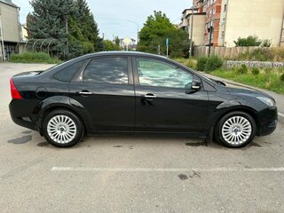 2009 Ford Focus II Рестайлинг, чёрный, 700000 рублей, вид 3