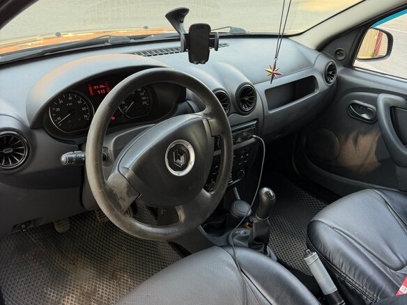 2011 Renault Sandero I, чёрный, 550000 рублей - вид 5