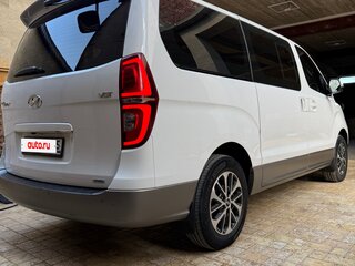 2020 Hyundai Grand Starex I Рестайлинг 2, белый, 3800000 рублей, вид 4