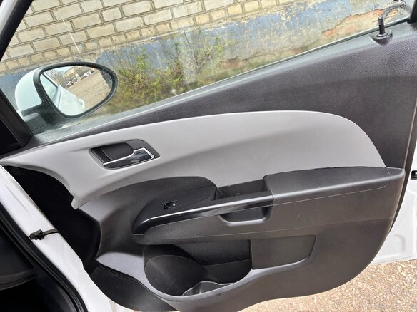 2015 Chevrolet Aveo II, белый, 577000 рублей - вид 7