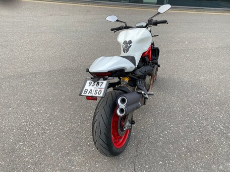 2015 Ducati Monster 821, белый, 700000 рублей, вид 3