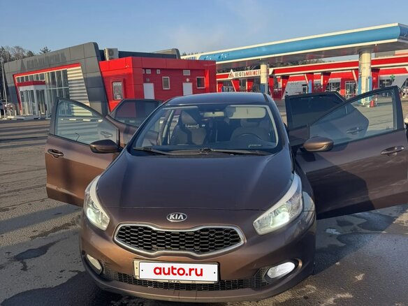 2012 Kia Ceed II, коричневый, 830000 рублей - вид 2