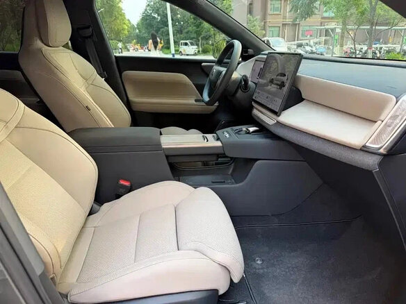 2026 Volvo XC70 III, бежевый, 6989001 рублей - вид 12