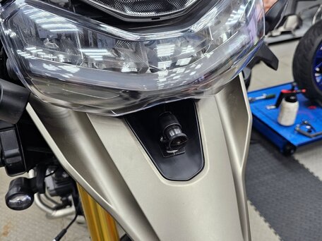 2024 Triumph Tiger 1200, золотистый, 2750000 рублей, вид 4