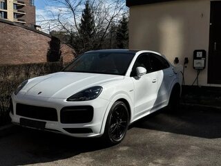 2021 Porsche Cayenne E-Hybrid Coupé III, белый, 13250000 рублей, вид 3
