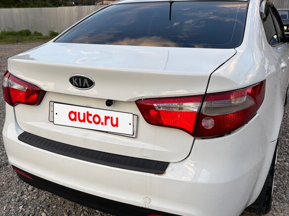2012 Kia Rio 4-speed III, белый, 650000 рублей - вид 7