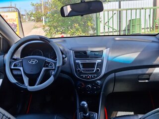 2015 Hyundai Solaris I Рестайлинг, белый, 750000 рублей, вид 4