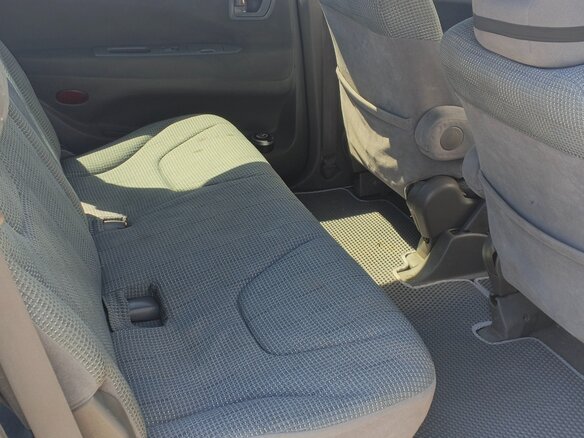 2003 Mitsubishi Space Wagon III, серебристый - вид 17