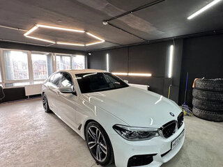 2018 BMW 5 серии 530d xDrive VII (G30/G31/G38), белый, 3990000 рублей, вид 2