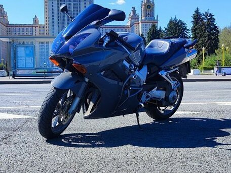 2005 Honda VFR 800, серый, 435000 рублей, вид 1