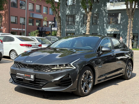 2023 Kia K5 III, серый, 2390000 рублей, вид 1