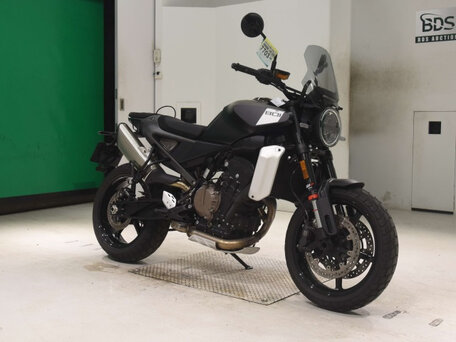 2024 Husqvarna Svartpilen 801, чёрный, 900000 рублей, вид 3