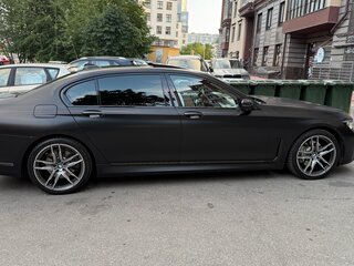 2019 BMW 7 серии Long 730Ld xDrive VI (G11/G12) Рестайлинг, чёрный, 5600000 рублей, вид 4
