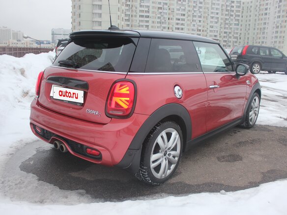 2020 Mini Hatch Cooper S III (F55/F56) Рестайлинг, красный, 2200000 рублей - вид 5