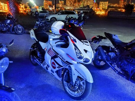 2006 Kawasaki ZZR 1400, белый, 700000 рублей, вид 5