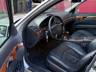 2004 Mercedes-Benz E-Класс 240 III (W211, S211), серебристый, 899999 рублей, вид 5