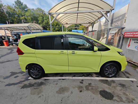 2018 Honda Freed+ II, зелёный, 1535000 рублей - вид 2