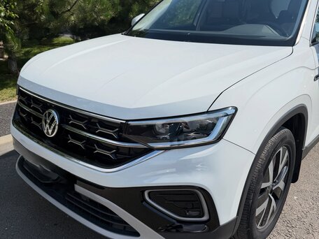 2023 Volkswagen Tayron I Рестайлинг, белый, 2710000 рублей, вид 2