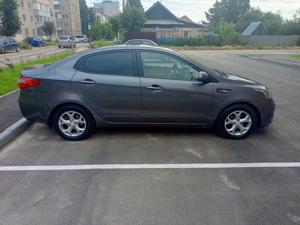 2013 Kia Rio III, серый, 690000 рублей - вид 7