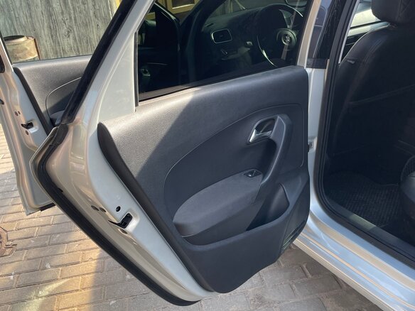 2013 Volkswagen Polo V, серебристый, 720000 рублей - вид 17