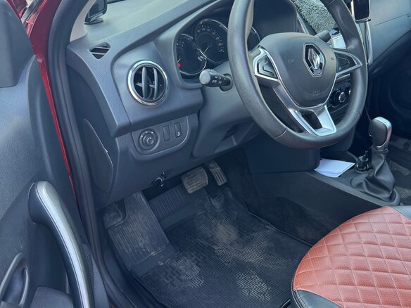 2021 Renault Logan Stepway II Рестайлинг, красный, 1570000 рублей - вид 5
