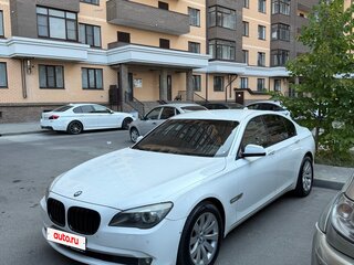 2009 BMW 7 серии 740i V (F01/F02/F04), белый, 1299999 рублей, вид 1