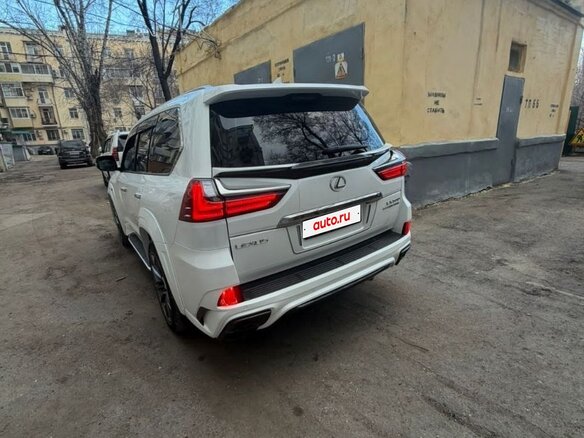 2018 Lexus LX 570 III Рестайлинг 2, белый, 12000000 рублей - вид 5